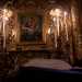 Ci avviciniamo allaltare dorato, anchesso settecentesco, decorato con motivi che rimandano agli angeli e alla natura. Al centro si staglia un dipinto della Madonna col Bambino. Ma non siamo qui per ammirare la cattedra, bens per scoprirne i suoi segreti